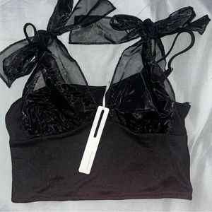 Donated ❌ Black crop top with tie bows shoulders